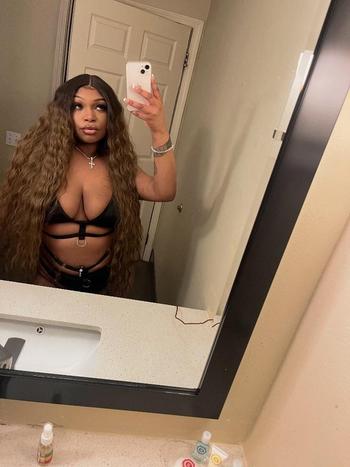 504-536-1096, 25  female escort, New Orleans