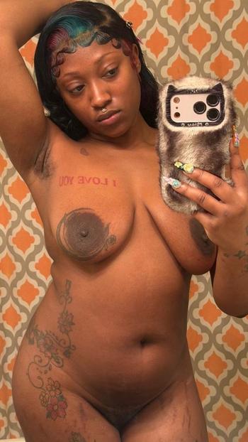 Veve, 26  female escort, New Orleans