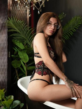 Nicole, 23  female escort, New Orleans