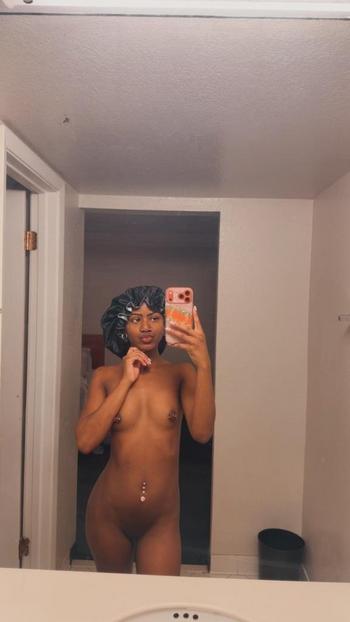 J, 22  female escort, New Orleans